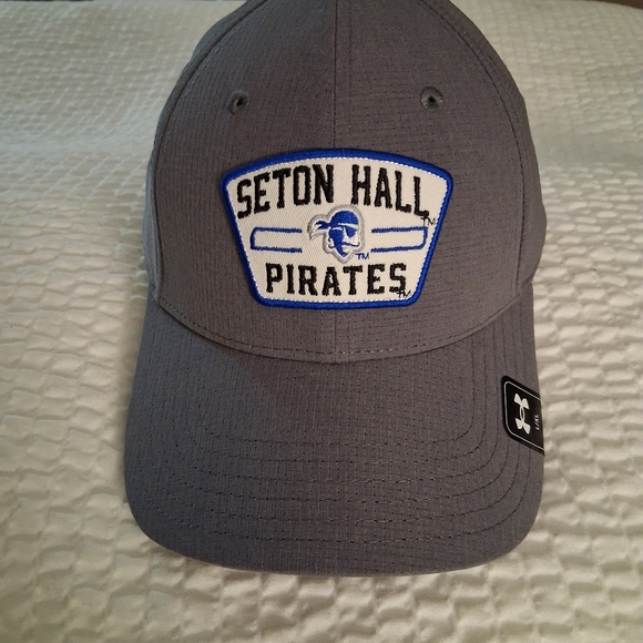 Under Armour Fitted Hat - Picture 1 of 10